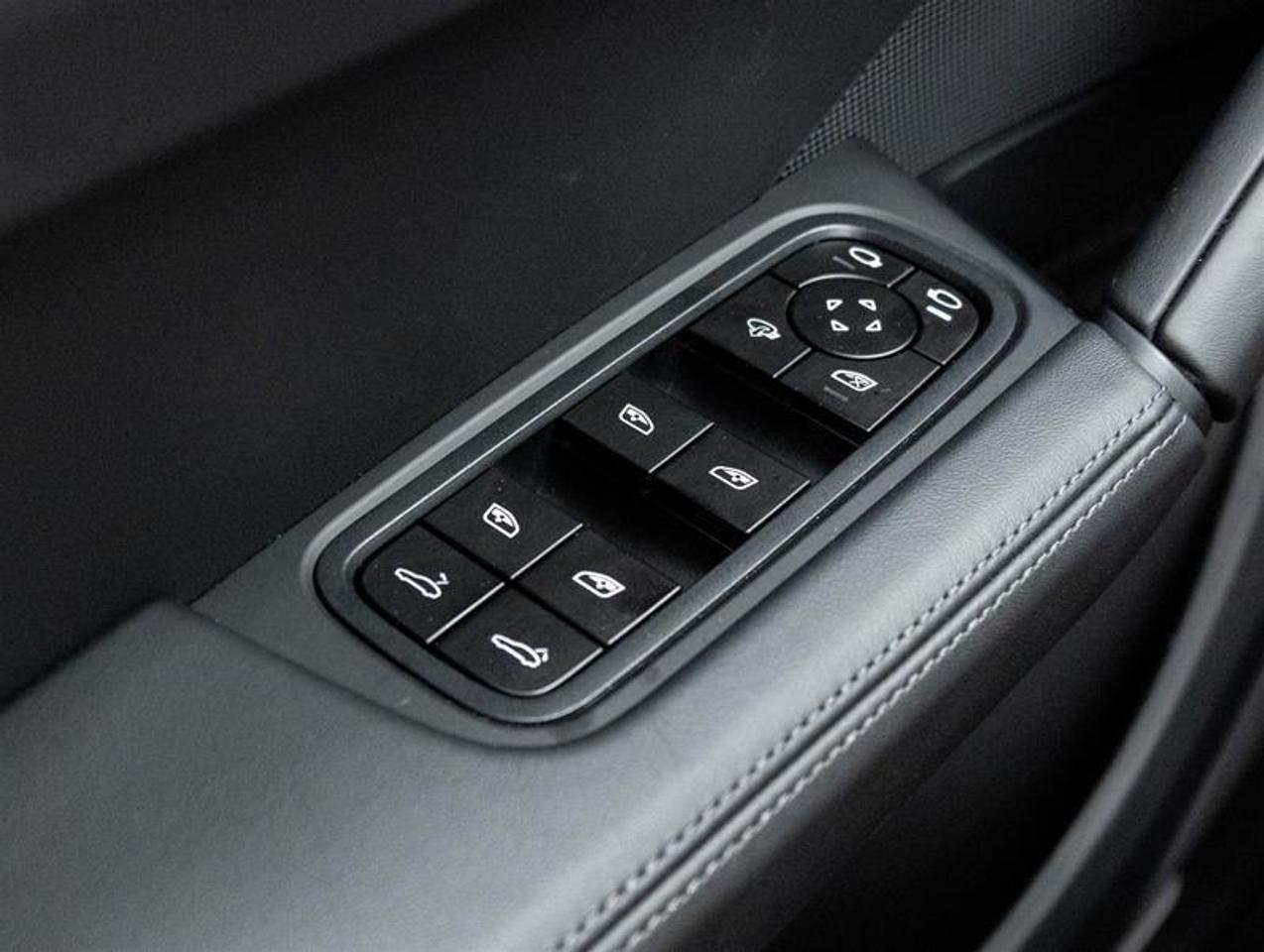 2026 Porsche Cayenne  Photo