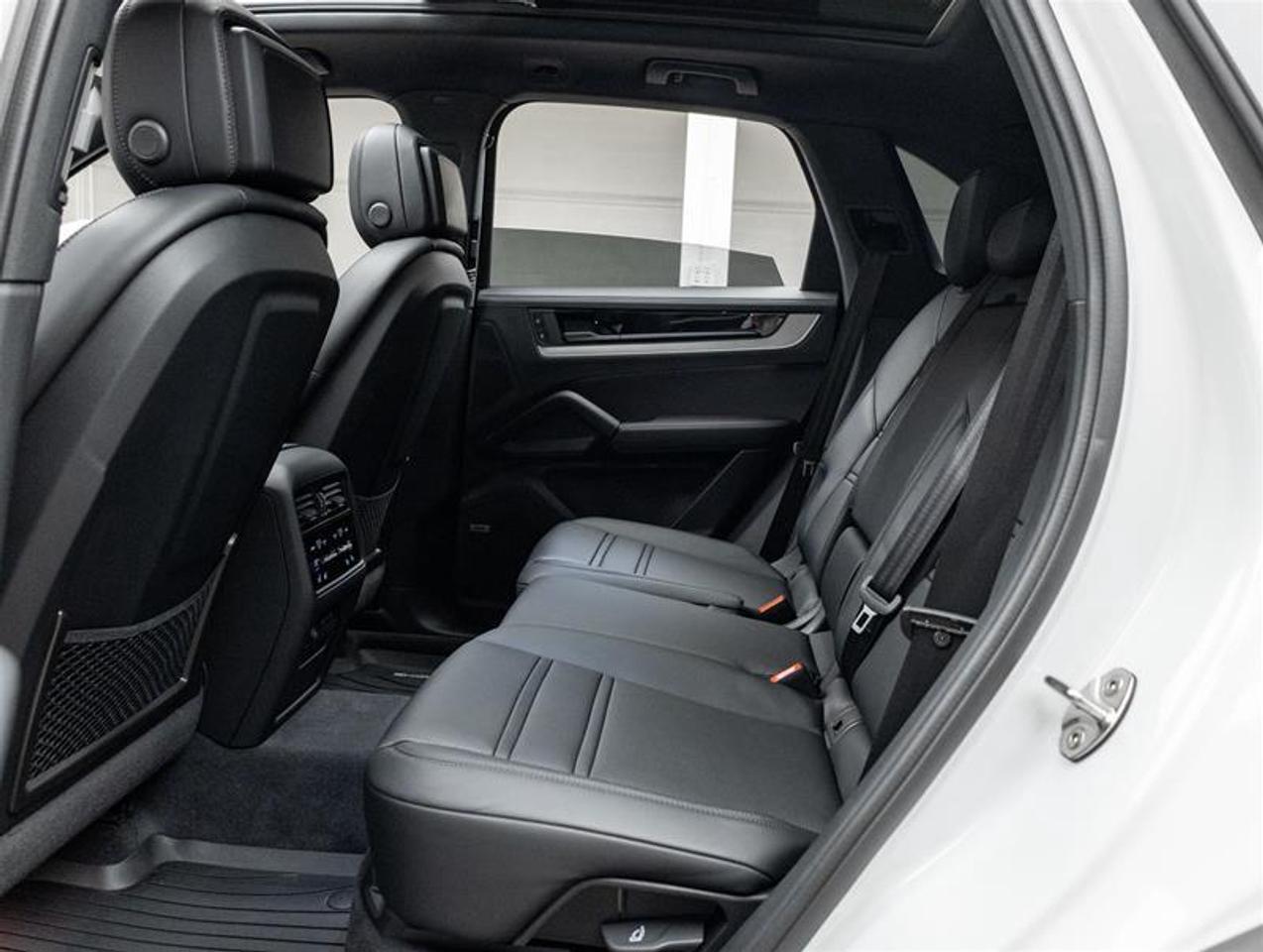 2026 Porsche Cayenne  Photo