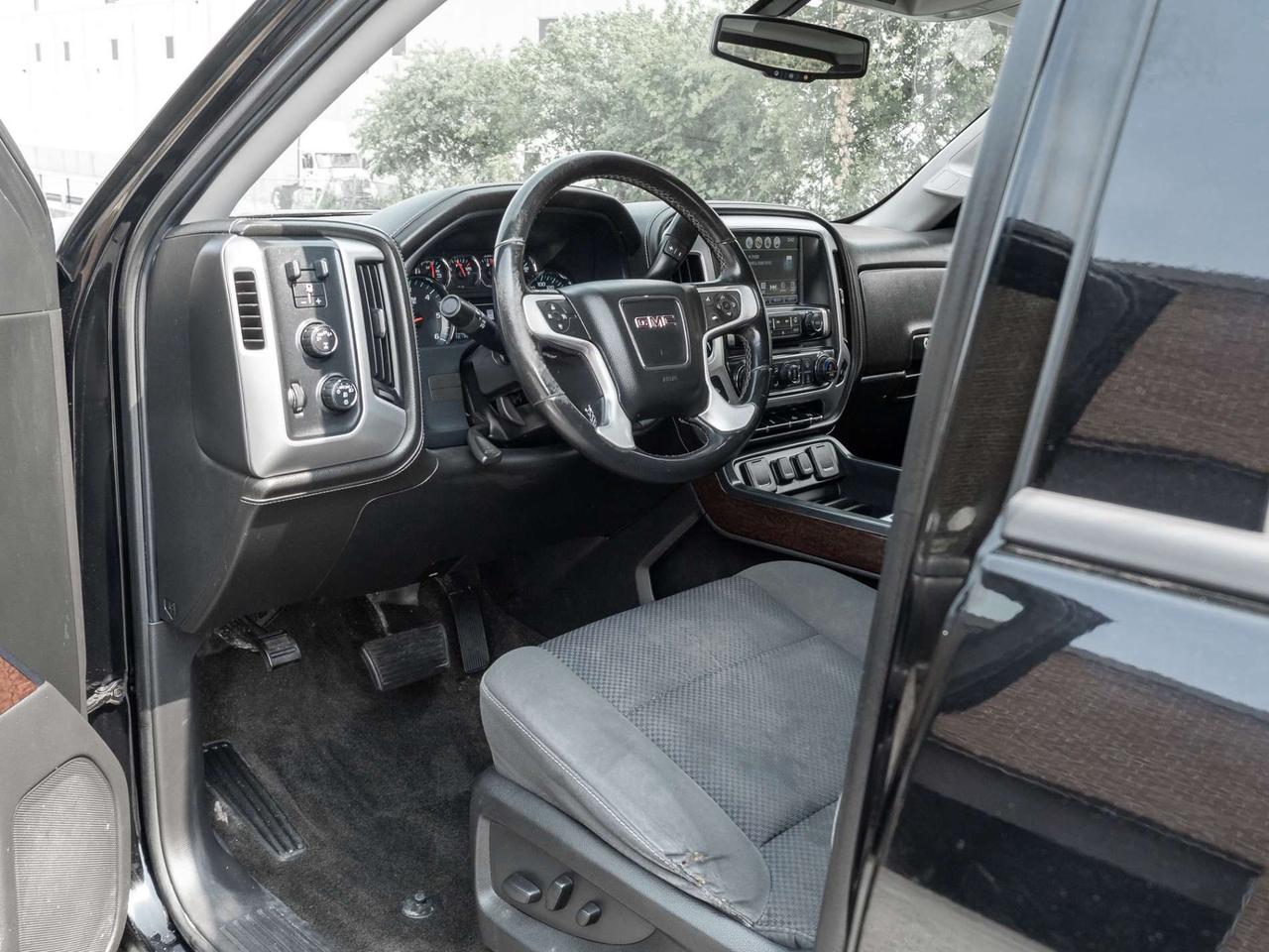 2018 GMC Sierra 1500 4WD Crew Cab 143.5 SLE, Camera, Nav Photo