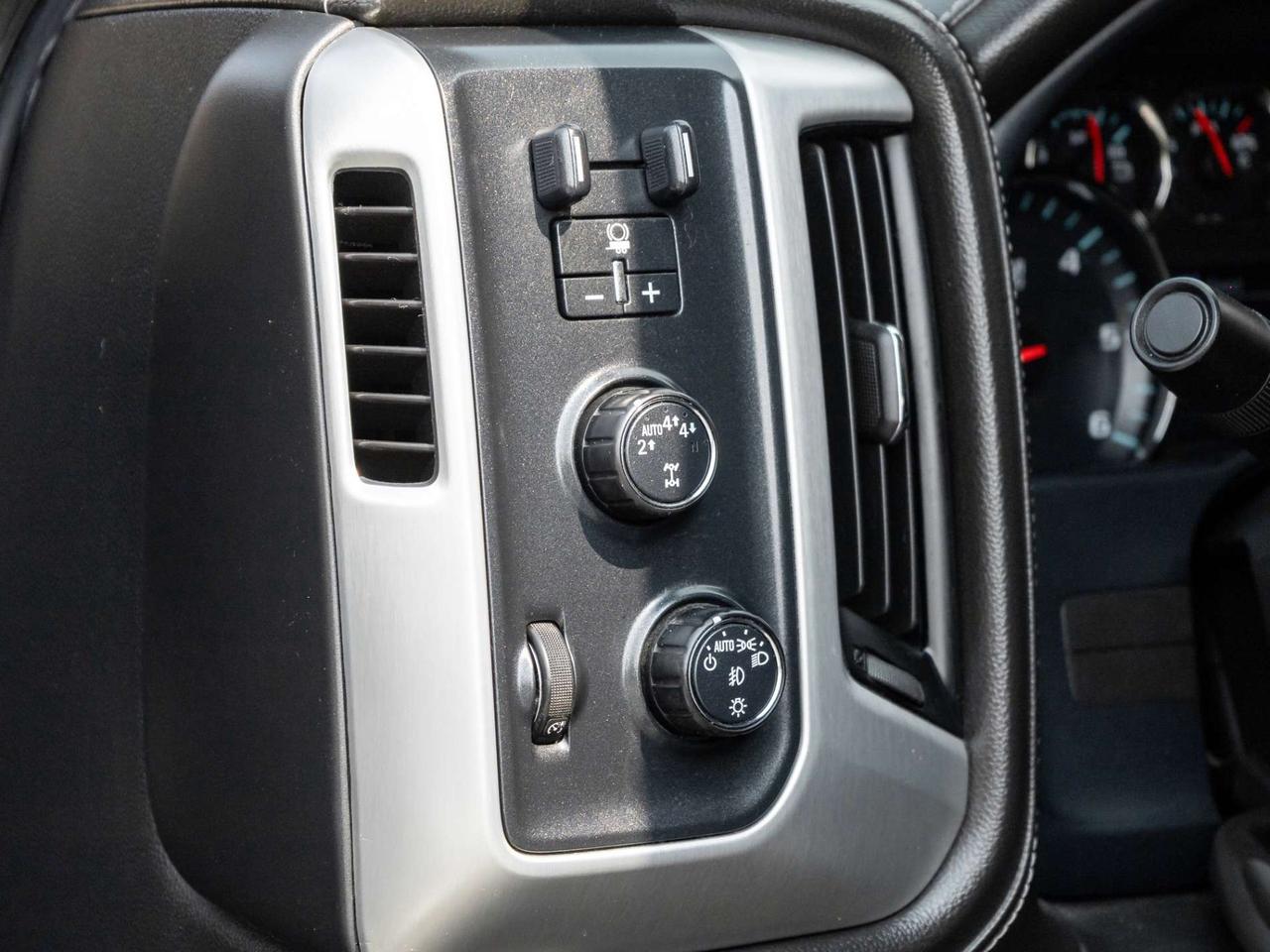 2018 GMC Sierra 1500 4WD Crew Cab 143.5 SLE, Camera, Nav Photo
