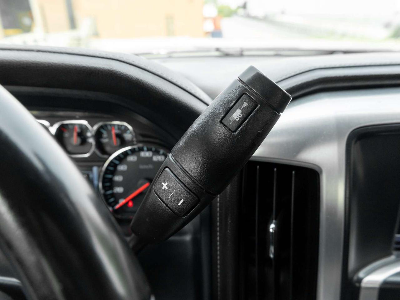 2018 GMC Sierra 1500 4WD Crew Cab 143.5 SLE, Camera, Nav Photo