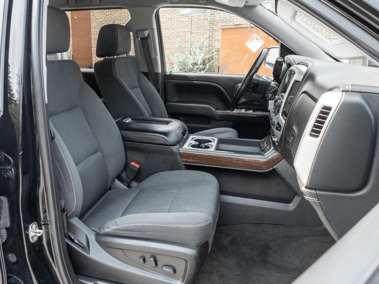 2018 GMC Sierra 1500 4WD Crew Cab 143.5 SLE, Camera, Nav Photo