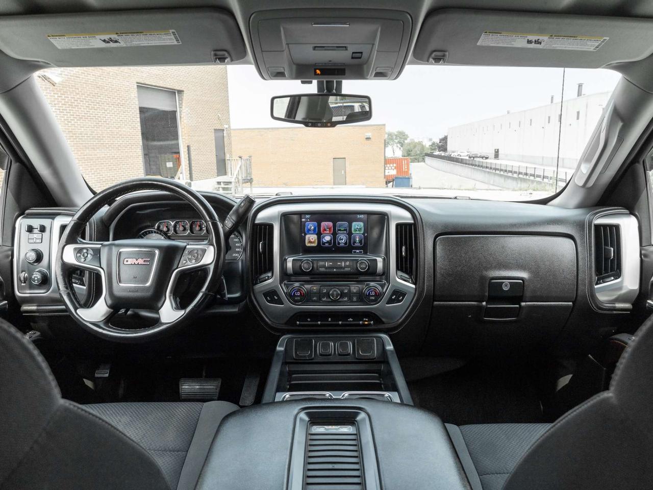 2018 GMC Sierra 1500 4WD Crew Cab 143.5 SLE, Camera, Nav Photo