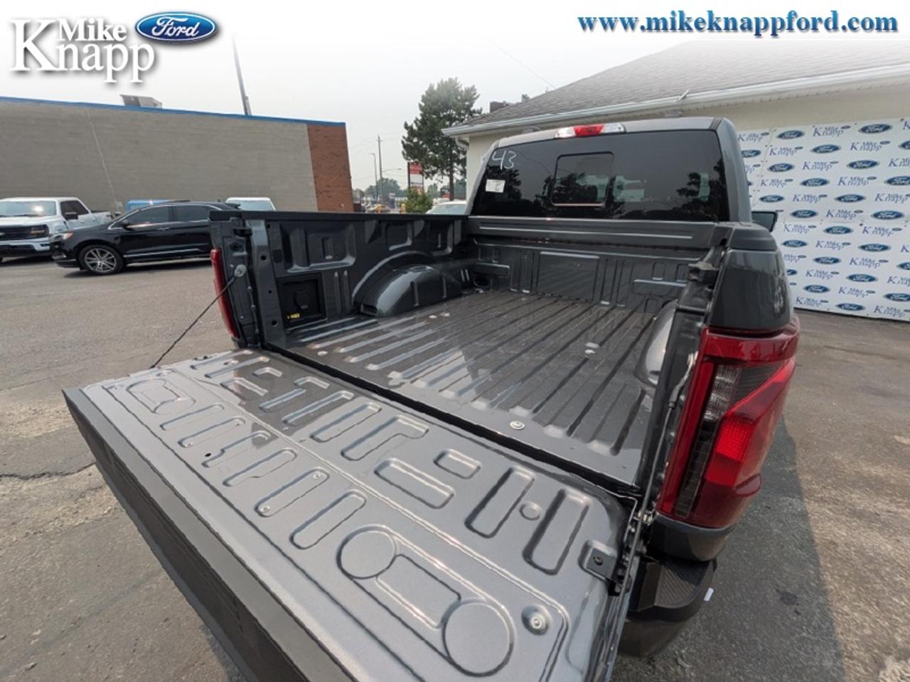 2026 Ford F-150 XLT Photo4