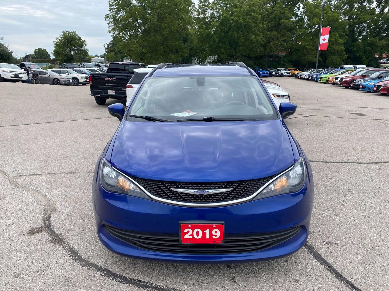 2019 Chrysler Pacifica LX, CLEAN CARFAX, REMOTE START, BACK UP CAM! Photo