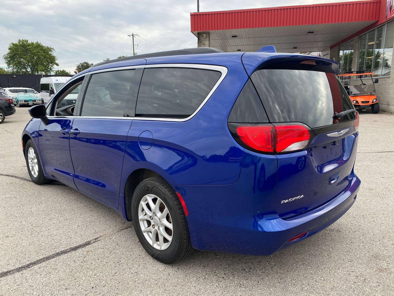 2019 Chrysler Pacifica LX, CLEAN CARFAX, REMOTE START, BACK UP CAM! Photo