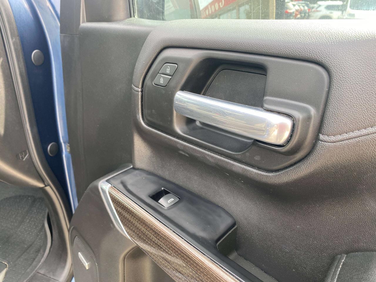 2019 Chevrolet Silverado 1500 RST, CLEAN CARFAX, REMOTE START, BACK UP CAMERA! Photo