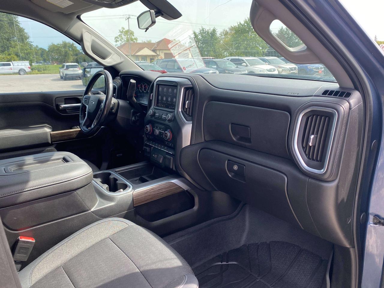 2019 Chevrolet Silverado 1500 RST, CLEAN CARFAX, REMOTE START, BACK UP CAMERA! Photo