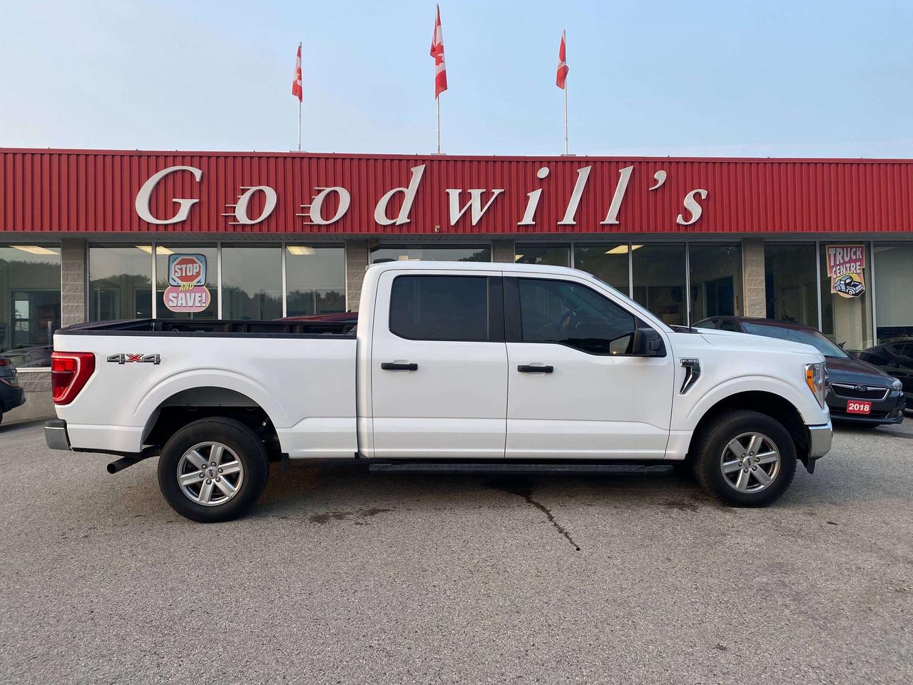 2022 Ford F-150 XLT, CLEAN CARFAX, 6 PASSENGER, BACK UP CAMERA! Photo0