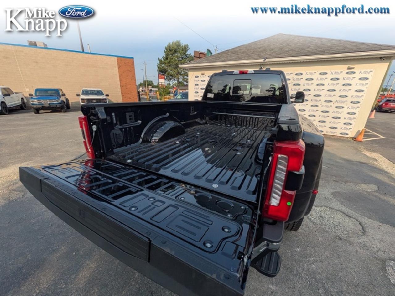2026 Ford F-350 Super Duty Lariat Photo