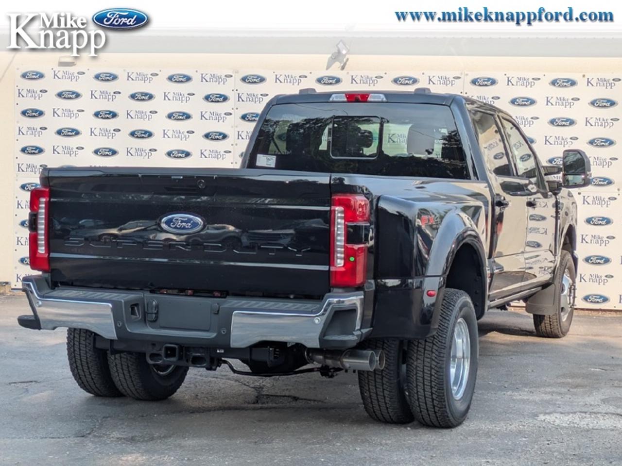 2026 Ford F-350 Super Duty Lariat Photo