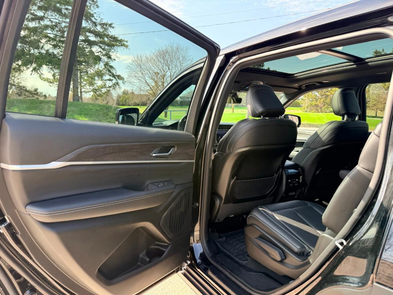 2025 Jeep Grand Cherokee L Limited 4dr 4x4 Photo