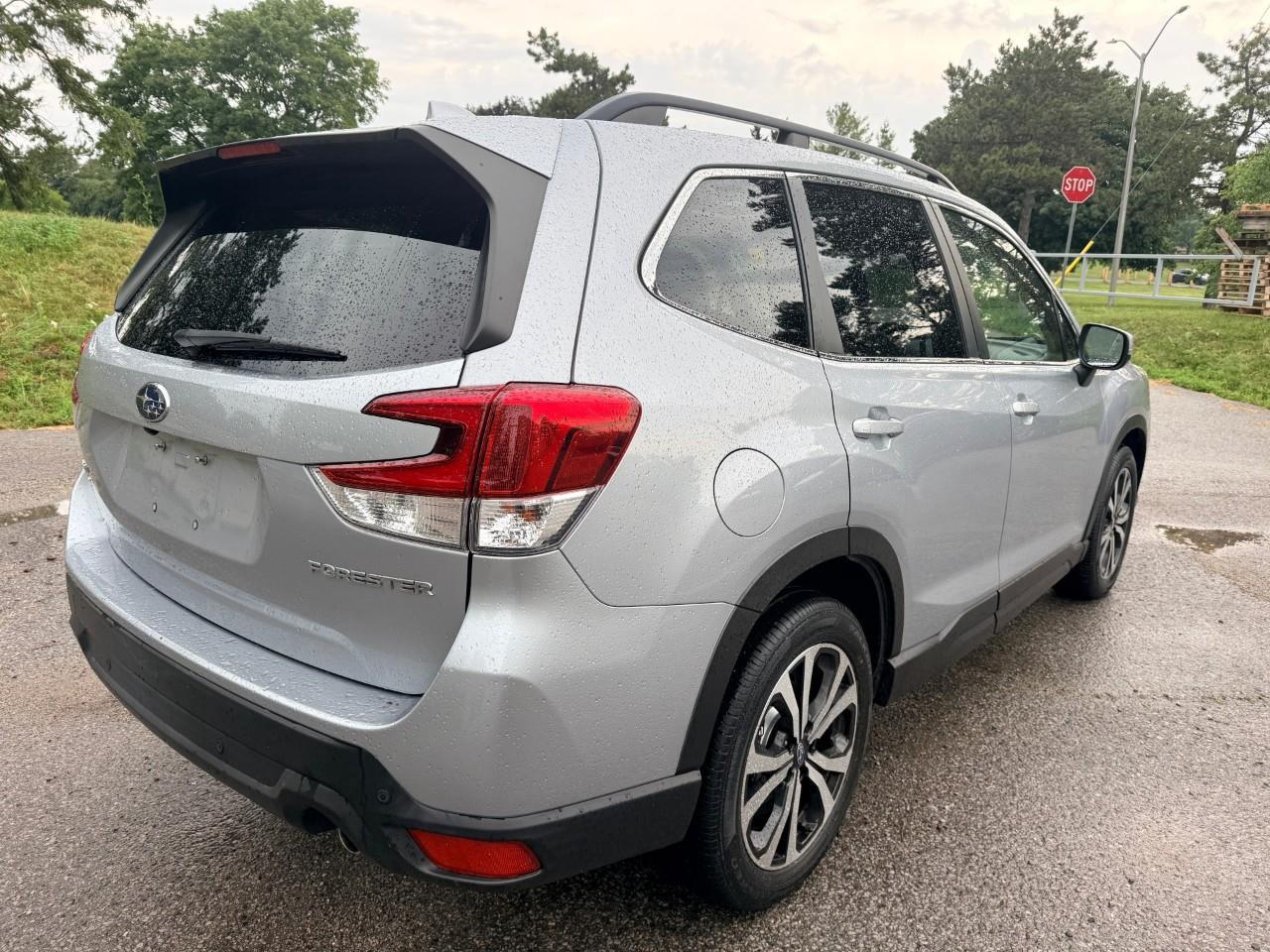 2021 Subaru Forester Limited 4dr All-Wheel Drive Photo4