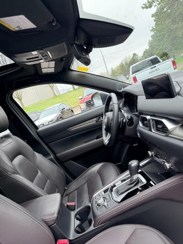 2024 Mazda CX-5 Signature 4dr i-ACTIV All-Wheel Drive Sport Utility Photo