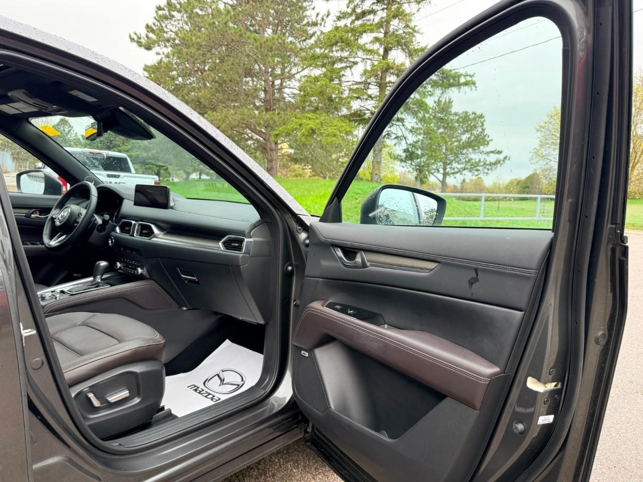 2024 Mazda CX-5 Signature 4dr i-ACTIV All-Wheel Drive Sport Utility Photo
