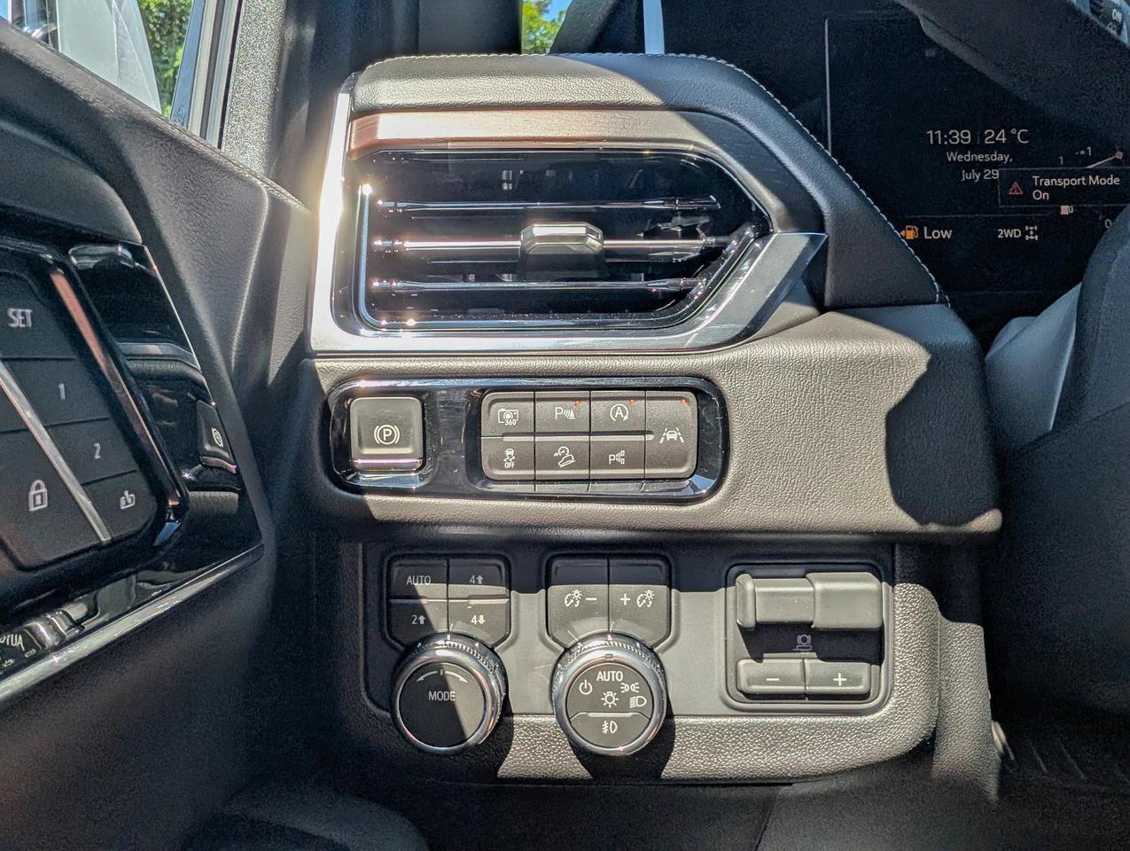 2026 GMC Yukon XL Denali Photo