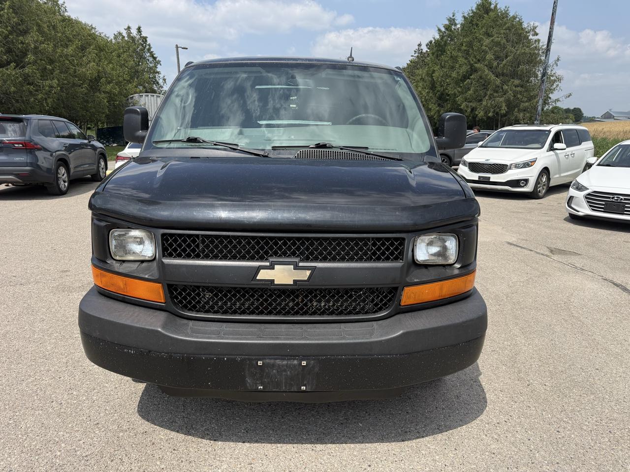 2015 Chevrolet Express LS 12 passengers Photo1