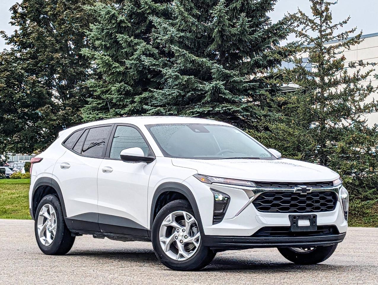 2025 Chevrolet Trax LS Photo5