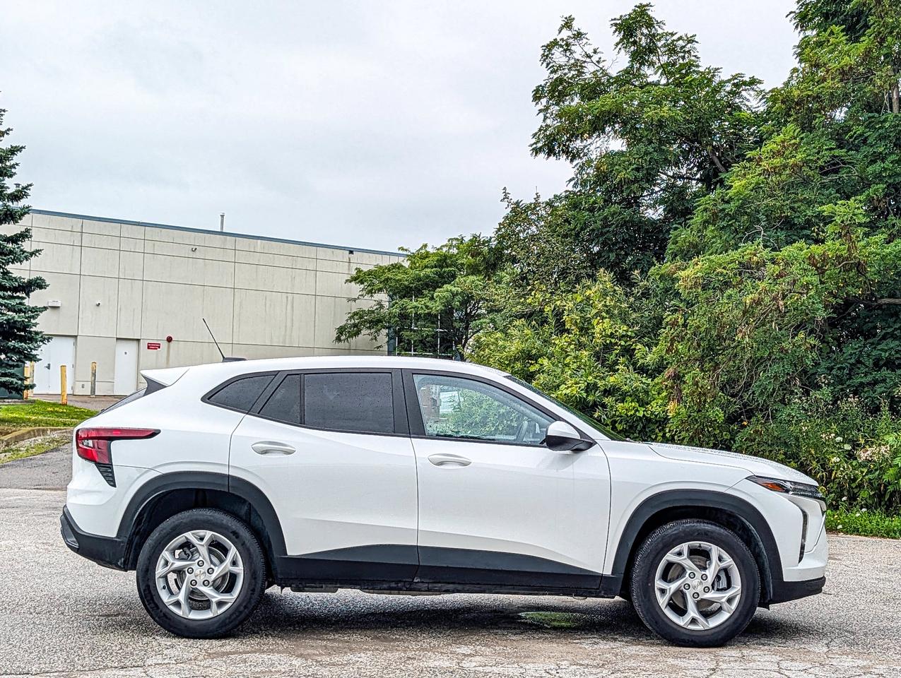2025 Chevrolet Trax LS Photo