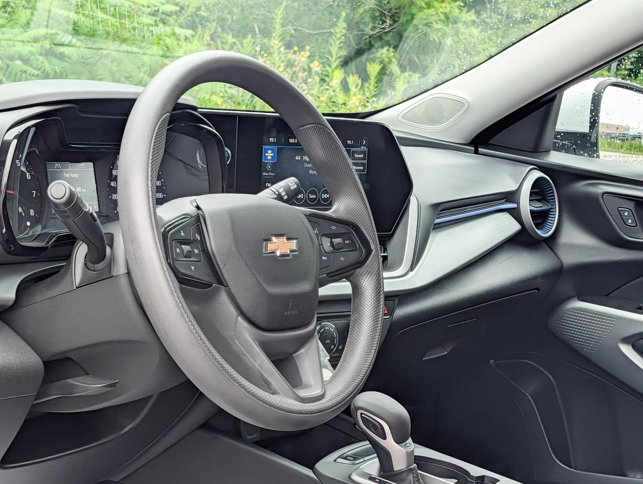2025 Chevrolet Trax LS Photo