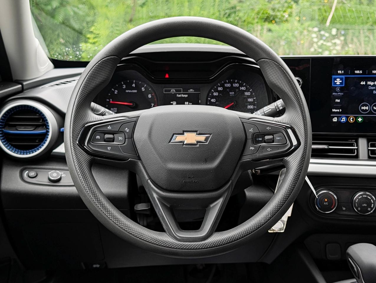 2025 Chevrolet Trax LS Photo