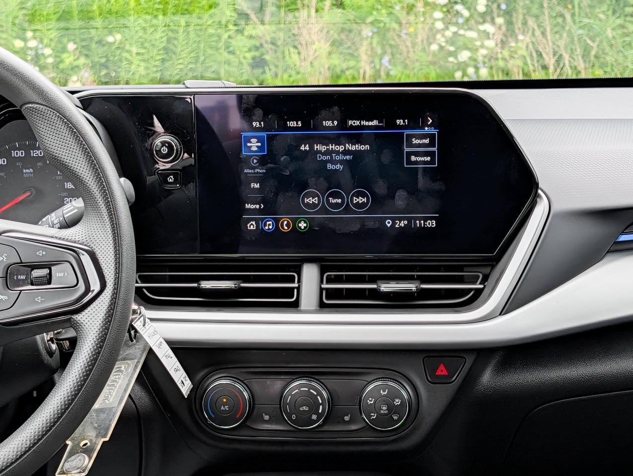 2025 Chevrolet Trax LS Photo