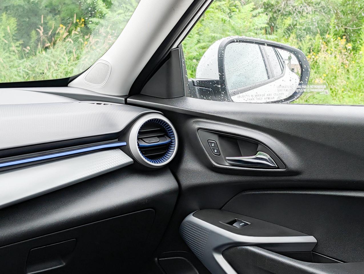 2025 Chevrolet Trax LS Photo