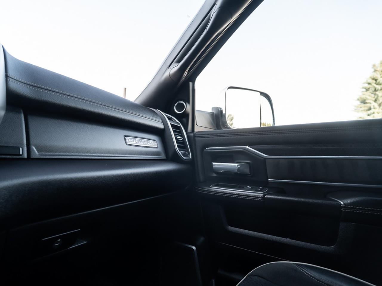 2022 RAM 3500 Laramie 4x4 Crew Cab 6'4" Box Photo36