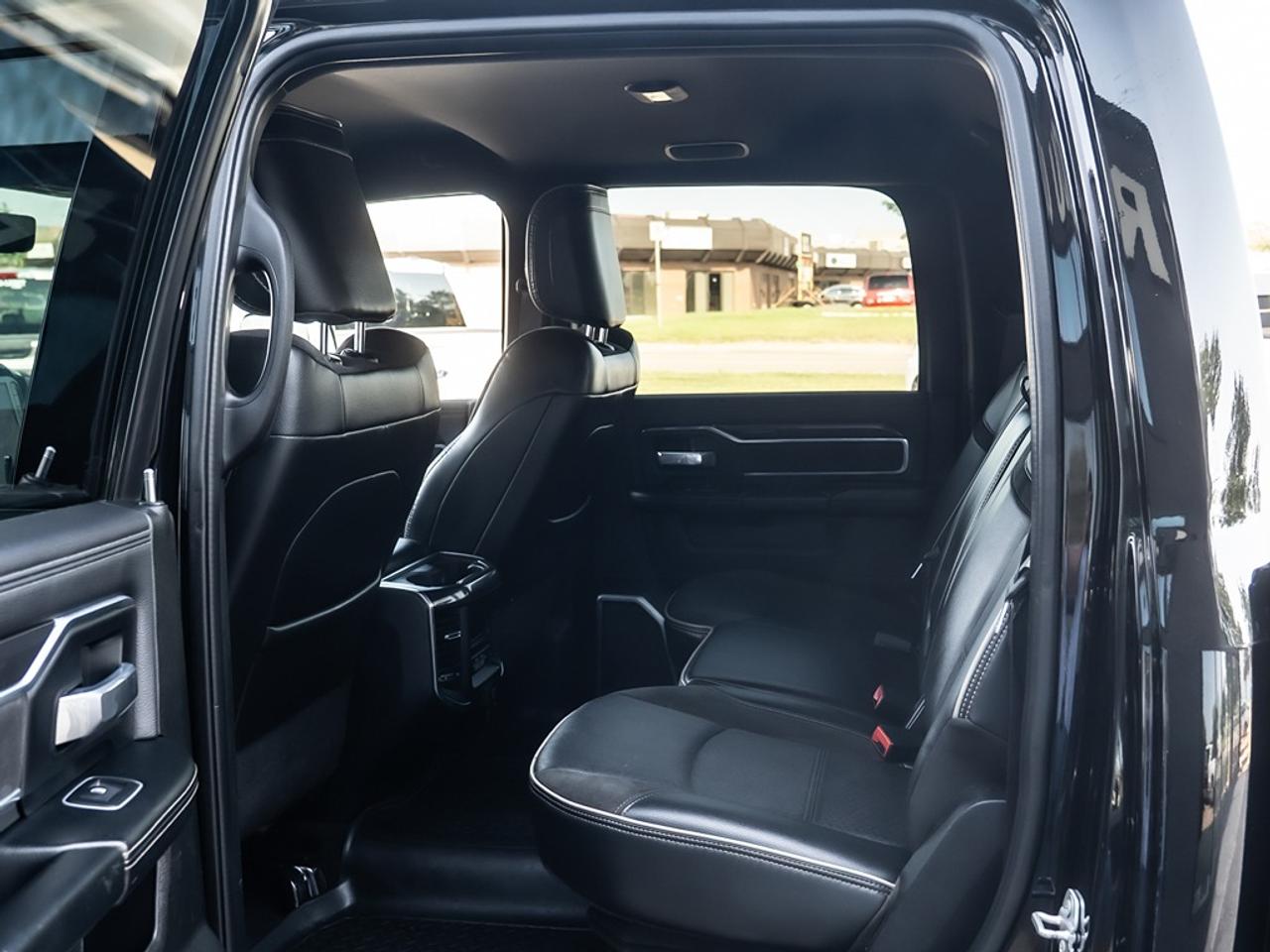 2022 RAM 3500 Laramie 4x4 Crew Cab 6'4" Box Photo39