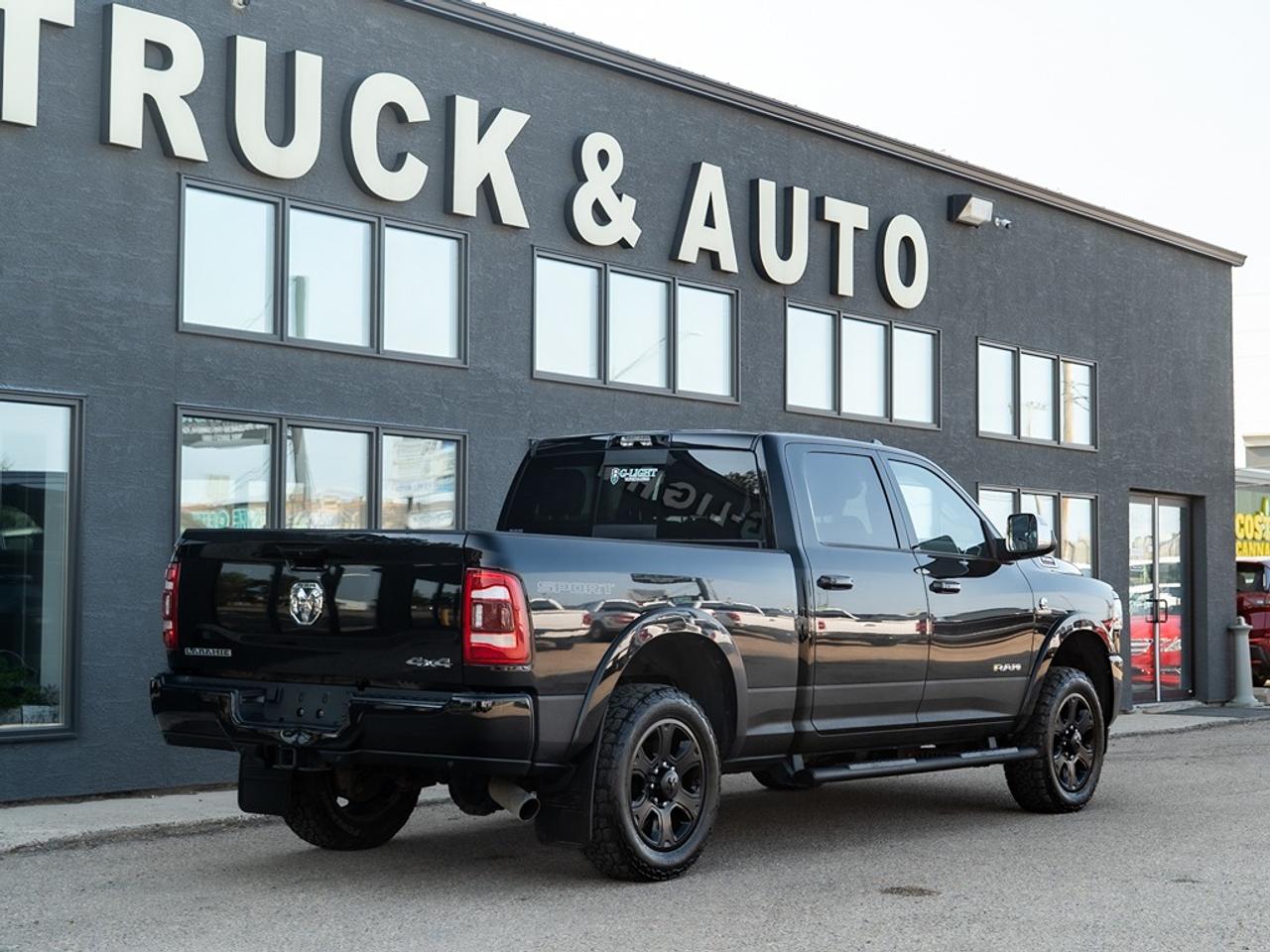 2022 RAM 3500 Laramie 4x4 Crew Cab 6'4" Box Photo27