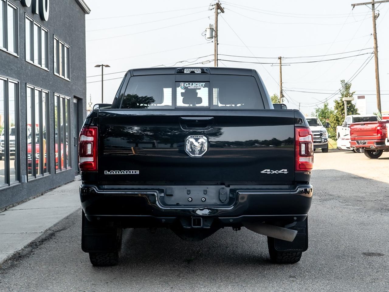2022 RAM 3500 Laramie 4x4 Crew Cab 6'4" Box Photo6