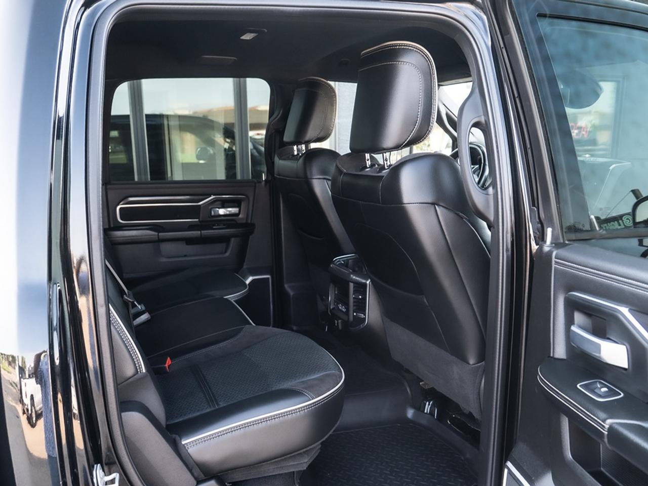 2022 RAM 3500 Laramie 4x4 Crew Cab 6'4" Box Photo19