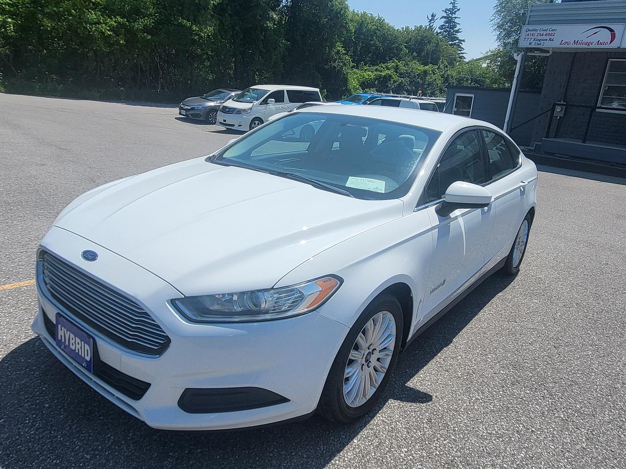 2014 Ford Fusion S Hybrid Photo