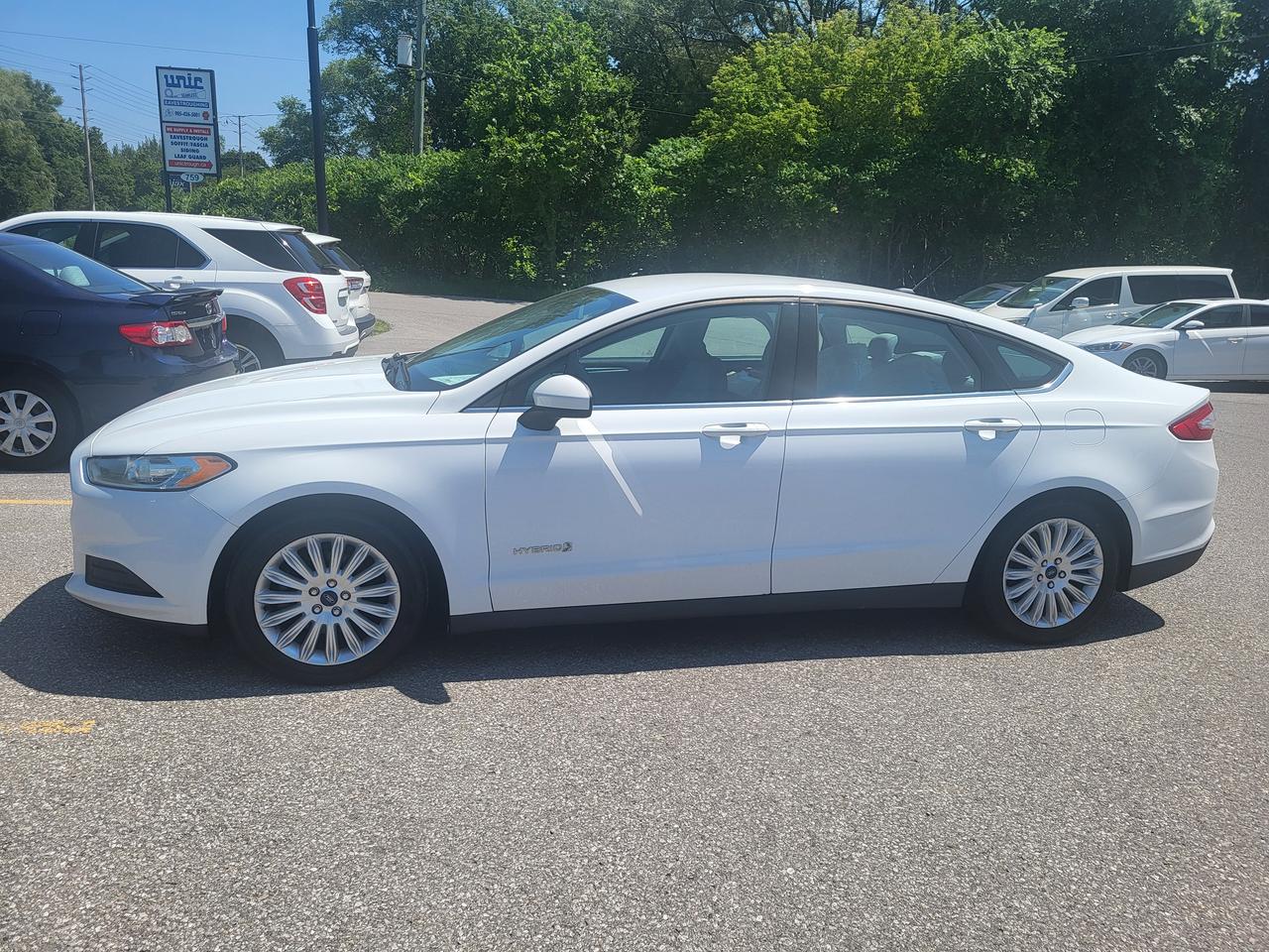 2014 Ford Fusion S Hybrid Photo