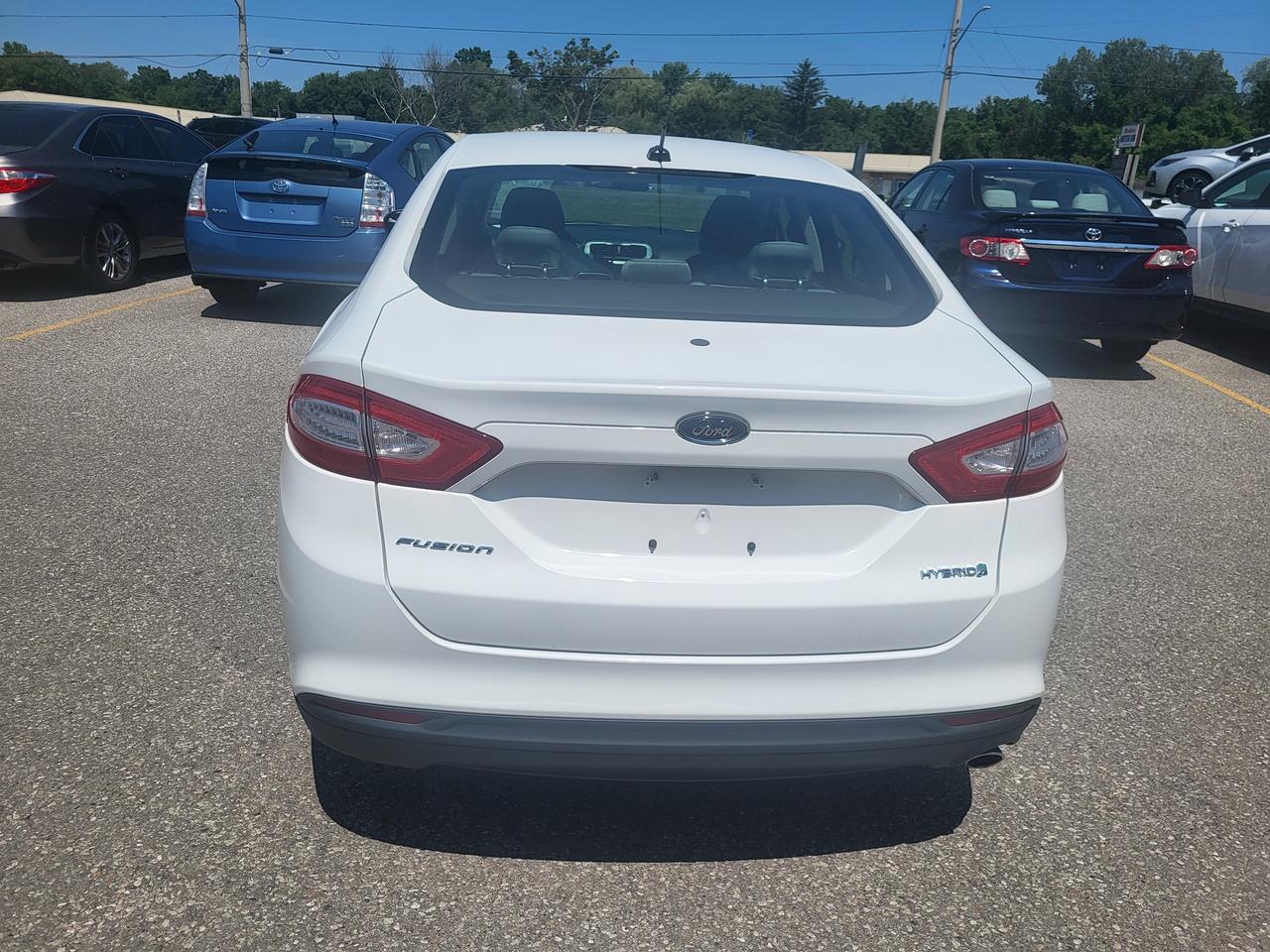 2014 Ford Fusion S Hybrid Photo2