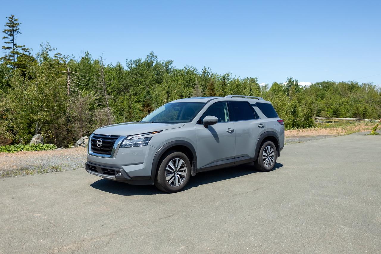 2024 Nissan Pathfinder SL