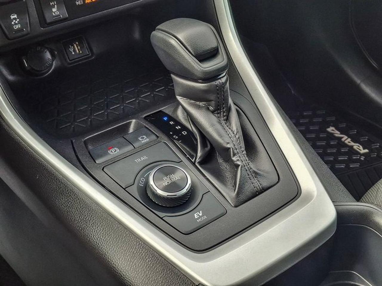 2024 Toyota RAV4 Hybrid AWD | Woodland | Sunroof | Bronze Alloys | Heated Wheel + Seats | CarPlay & More ! Photo
