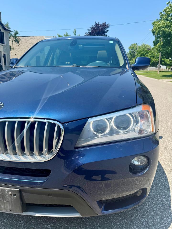 2011 BMW X3 28i Photo0