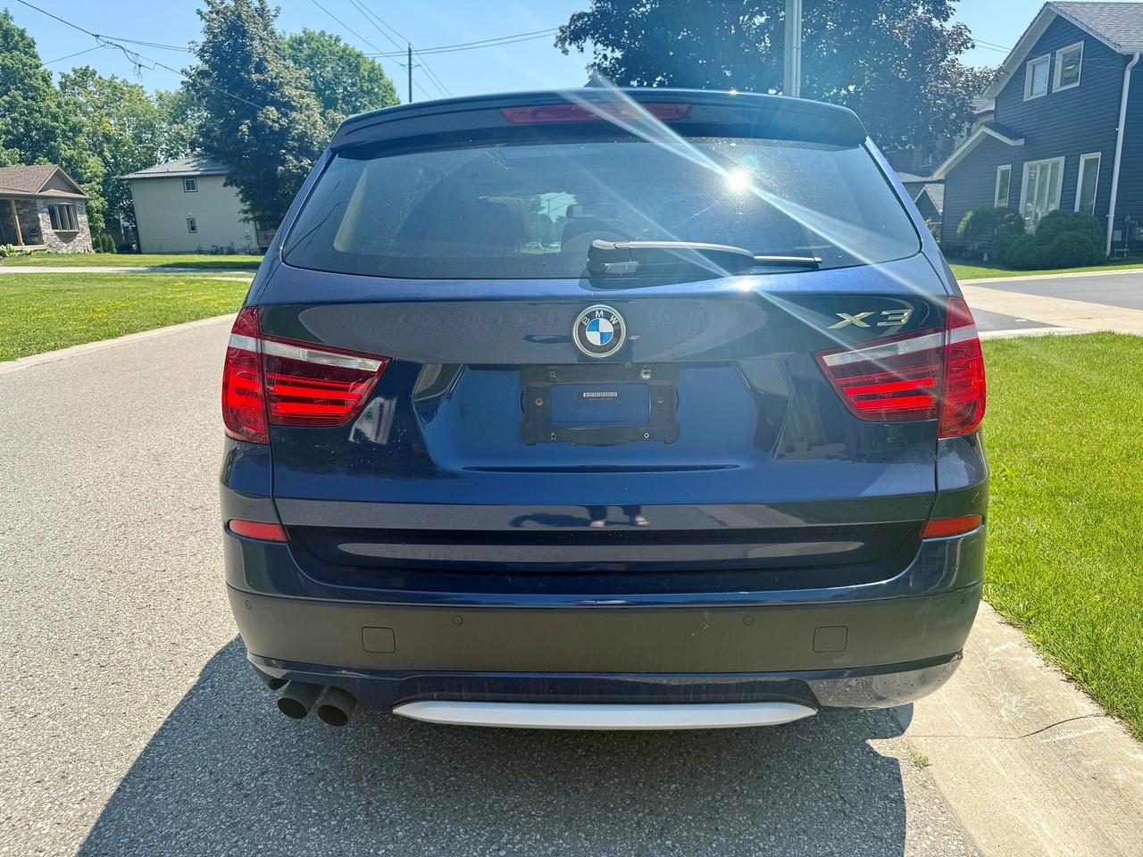 2011 BMW X3 28i Photo