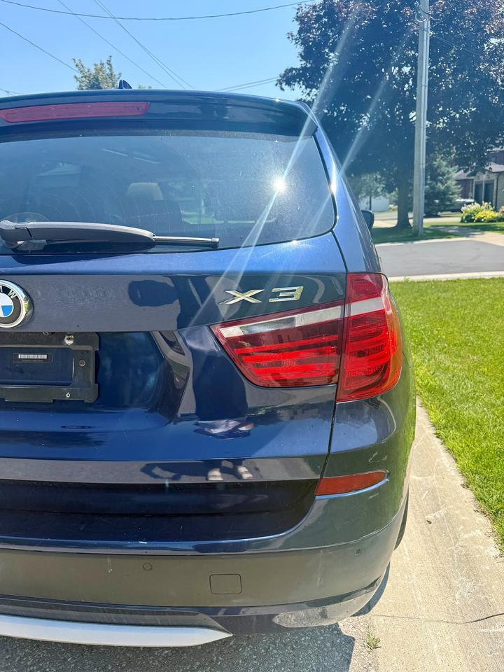 2011 BMW X3 28i Photo4