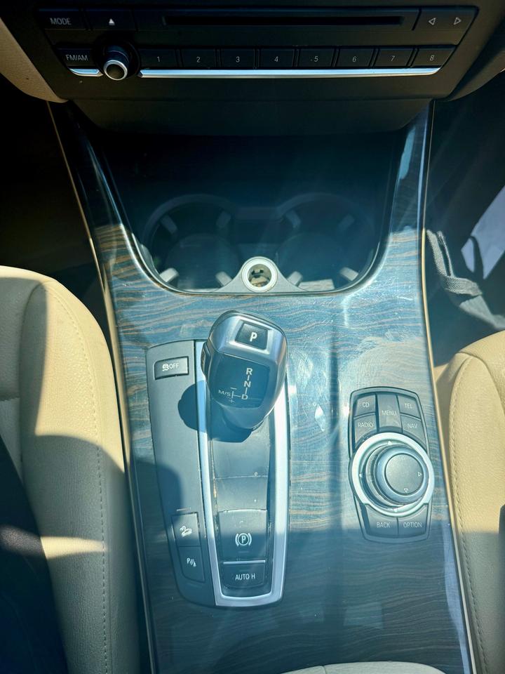 2011 BMW X3 28i Photo
