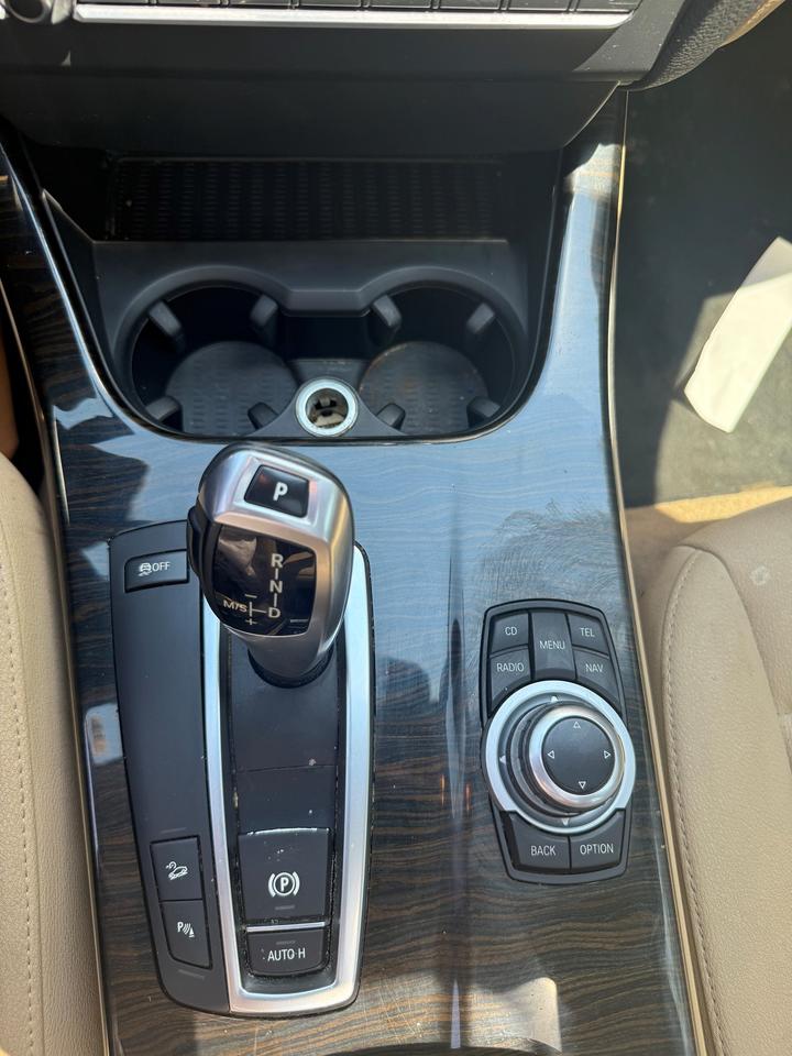 2011 BMW X3 28i Photo