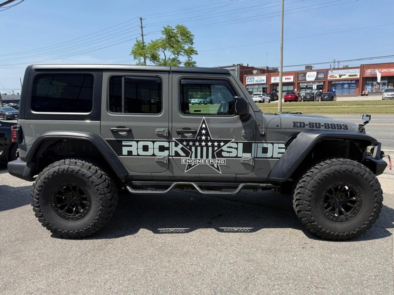 2023 Jeep Wrangler WILLYS 4 DOOR 4X4/ EXTRA UPGRADE/ LOW KM - Photo #6