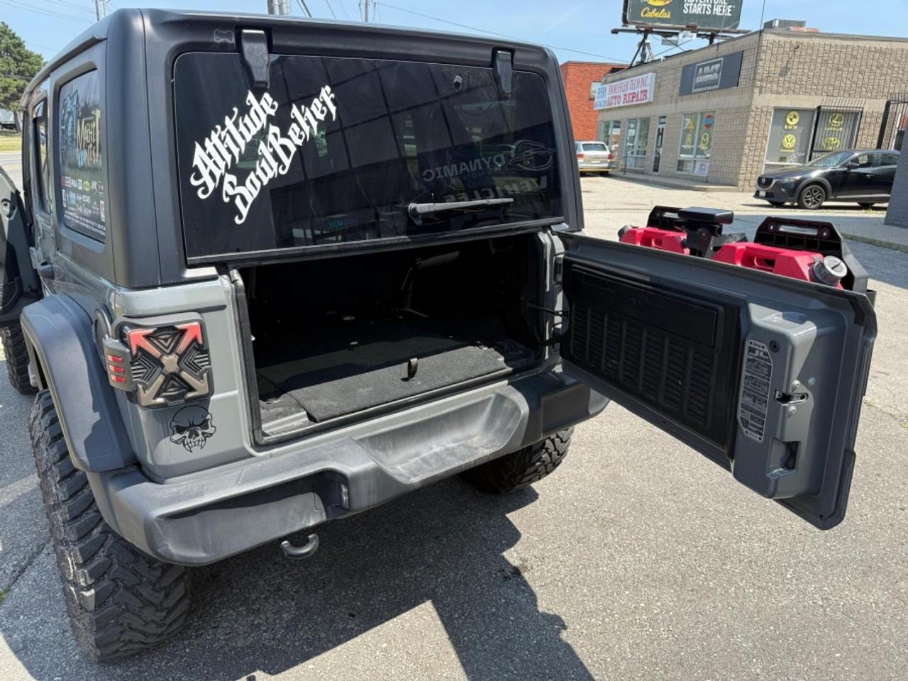 2023 Jeep Wrangler WILLYS 4 DOOR 4X4/ EXTRA UPGRADE/ LOW KM Photo
