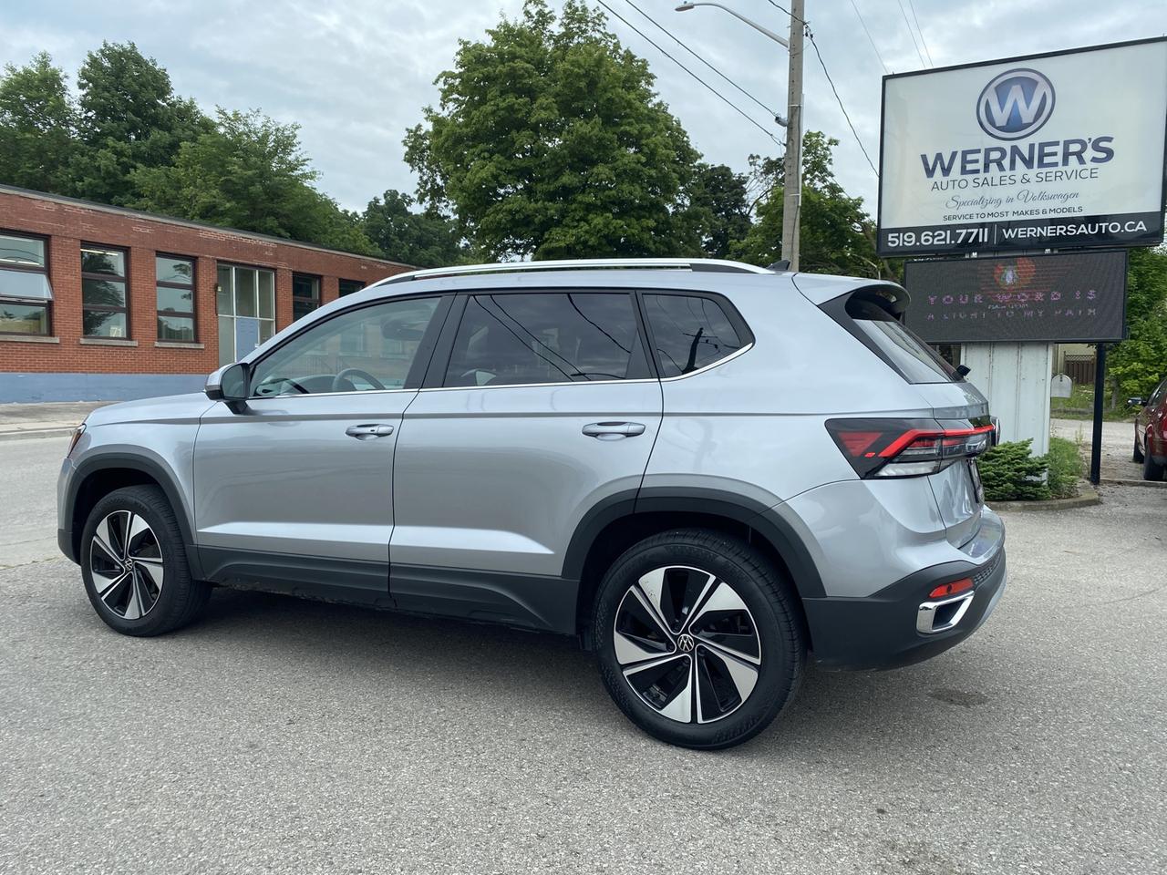 2025 Volkswagen Taos SE 4Motion - Photo #2