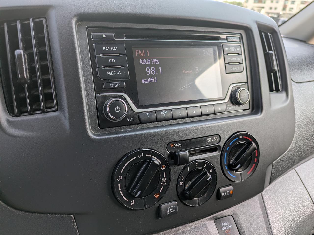2019 Nissan NV200 S Photo