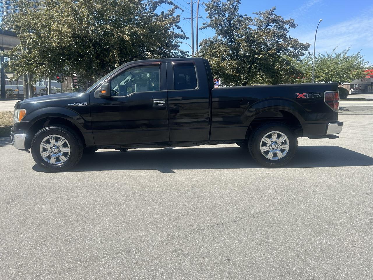 2010 Ford F-150 XL - Photo #2