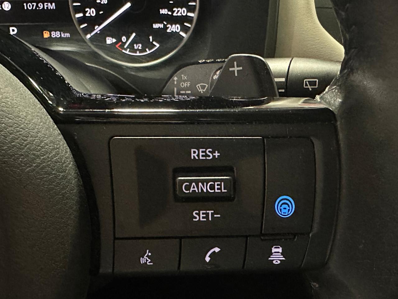 2021 Nissan Rogue SV PREMIUM | CLEAN CARFAX | LEATHER | SUNROOF | Photo