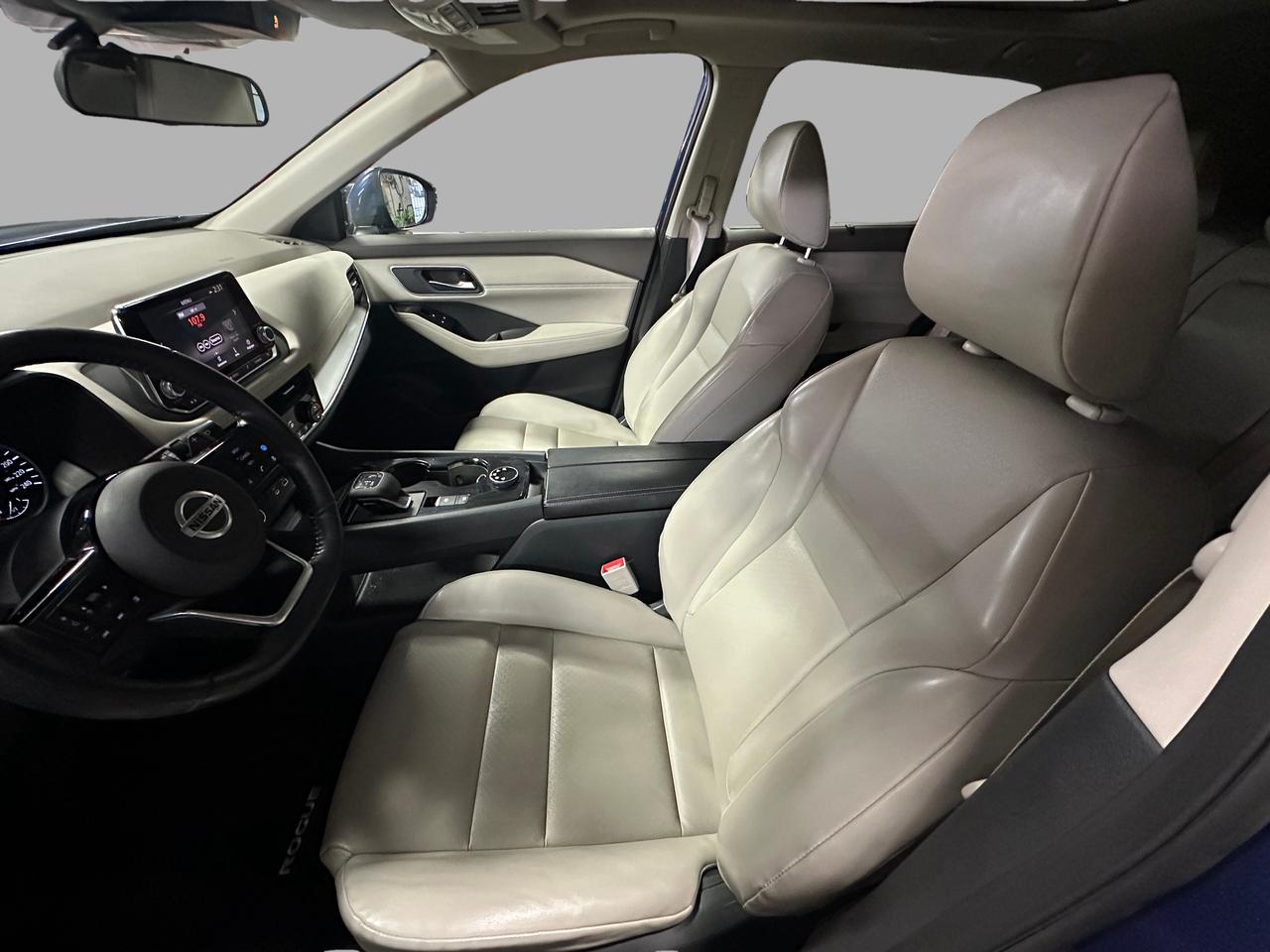 2021 Nissan Rogue SV PREMIUM | CLEAN CARFAX | LEATHER | SUNROOF | Photo