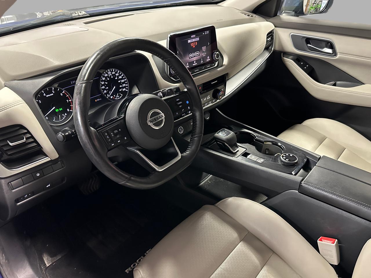 2021 Nissan Rogue SV PREMIUM | CLEAN CARFAX | LEATHER | SUNROOF | Photo